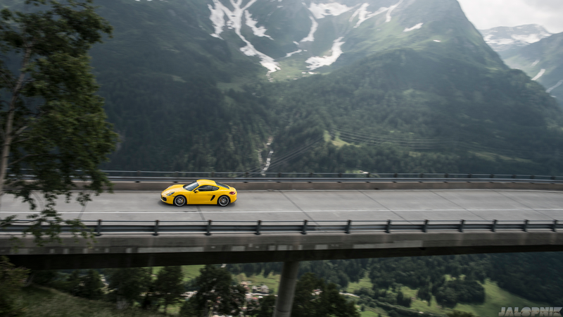 Illustration for article titled The Most Gorgeous Photos Of A Porsche Cayman You Will Ever See